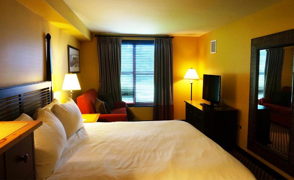 Deluxe Queen Room - Disability Access interior